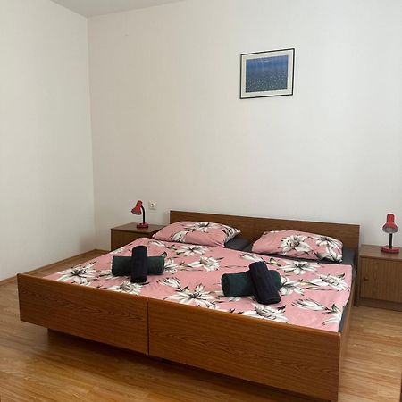 Apartmani Marko Novalja Exterior foto