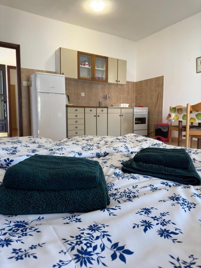 Apartmani Marko Novalja Exterior foto