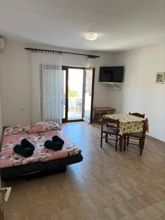 Apartmani Marko Novalja Exterior foto